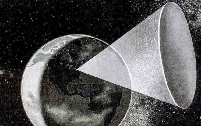 Солнечная пушка Несмотря на то, что эта идея с большей вероятностью могла бы принадлежать какому-нибудь супер-злодею из комиксов, правящая верхушка Германии обсуждала ее на полном серьезе. Идея заключалась в том, чтобы построить орбитальную станцию, с размещенным на ней огромным зеркалом. Зеркало должно было фокусировать и отражать солнечный свет, разя врагов смертоносным солнечным зайчиком прямо из космоса.