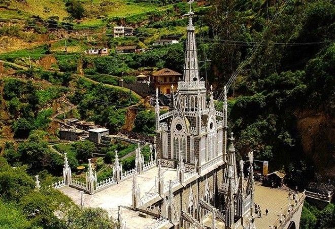 Собор ЛасЛахас невероятный по красоте памятник неоготической архитектуры