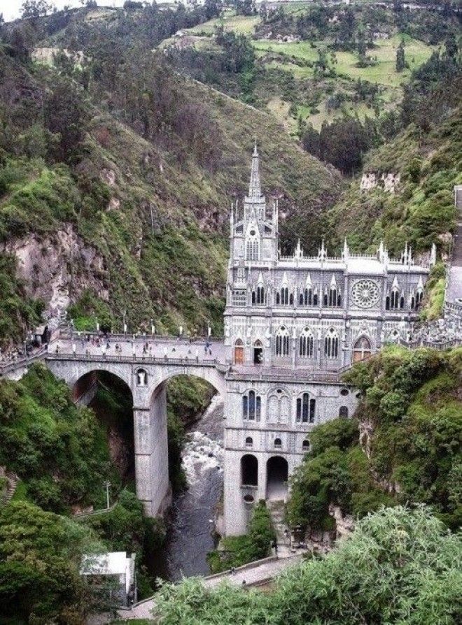 Собор ЛасЛахас невероятный по красоте памятник неоготической архитектуры