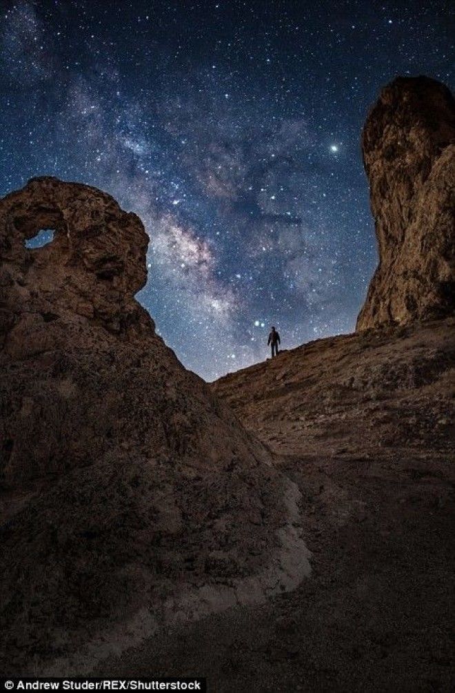 Песчинка в огромном мире: крошечный человек на фоне грандиозных пейзажей