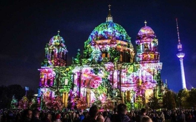 Один из самых любимых снимков семьи Гарлотта Берлин во время фестиваля огней