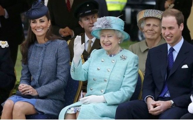 Как проходят будни британских монархов