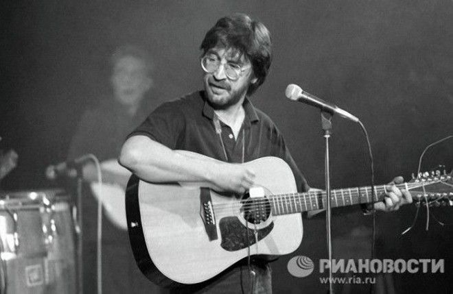 Солист рок-группы «ДДТ», 1992 год. Солист рокгруппы ДДТ 1992 год