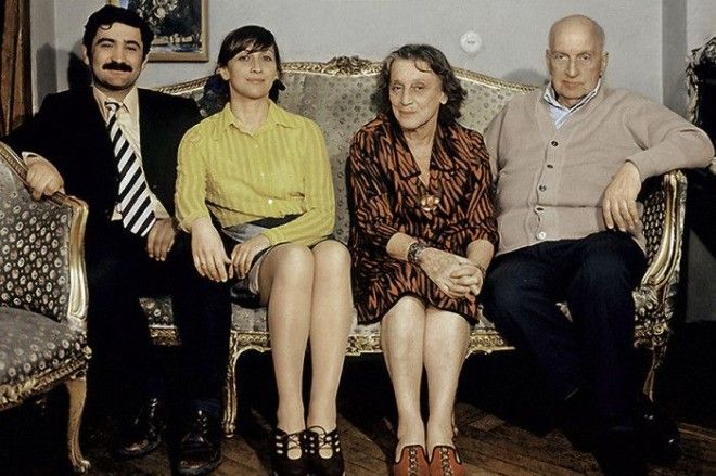 Актриса Софико Чиаурели с мужем и родителями, 1973 год. Актриса Софико Чиаурели с мужем и родителями 1973 год