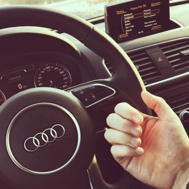 Демонстрация маникюра