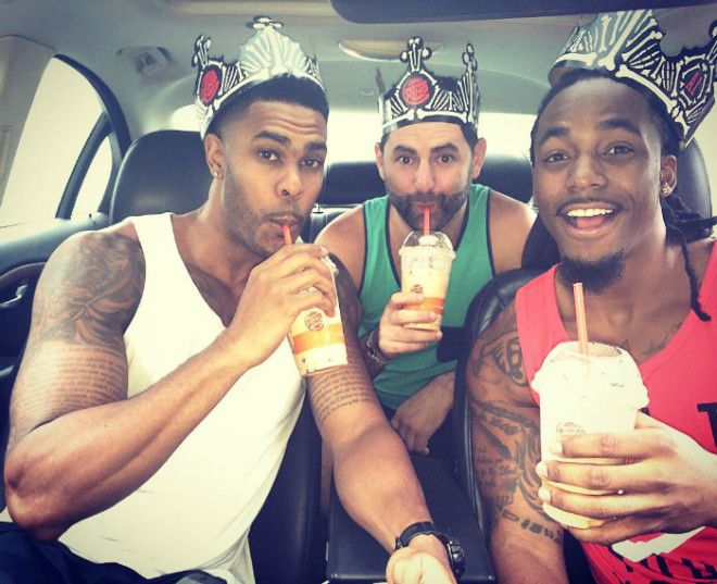 С ребятами в машине