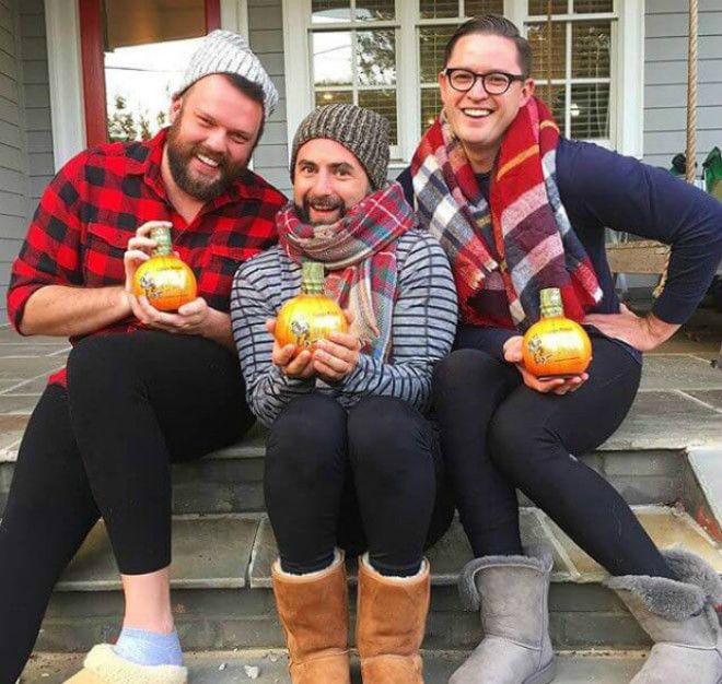 На крылечке