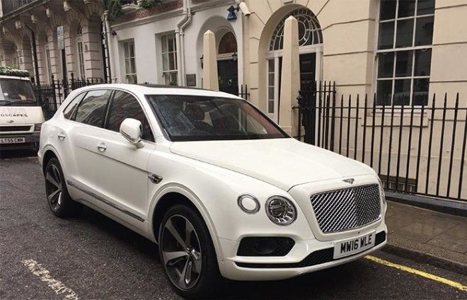 Сам по себе этот автомобиль уже очень дорог. Сам по себе этот автомобиль уже очень дорог