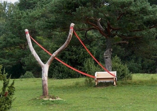 Экстравагантное окружение для скамейки 