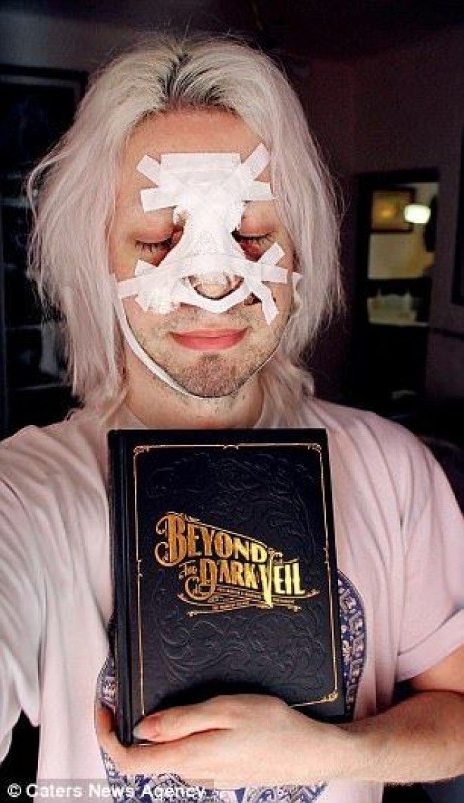 Мужчина потратил 25 000 фунтов чтобы превратиться в эльфа