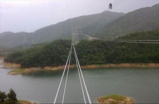 12 Выглядит ужасающе прекрасно круто опасная работа фото электрик электромонтажник