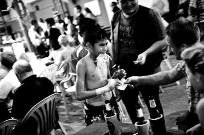 Дети Таиланда - профессиональные боксеры (26 фото)