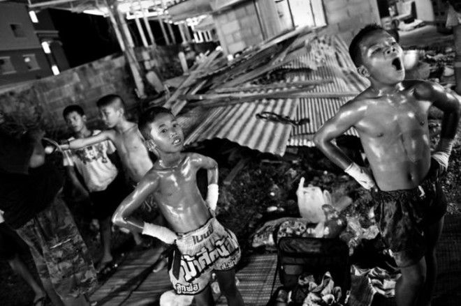 Дети Таиланда - профессиональные боксеры (26 фото)