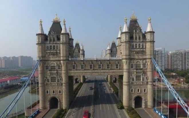 В китайском Тауэре есть английское кафе с китайским меню