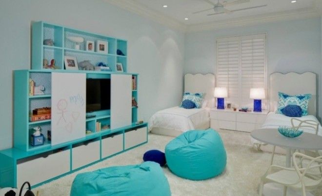 Светлый ковёр с кудрявым ворсом который идеально гармонирует с интерьером детской комнаты 