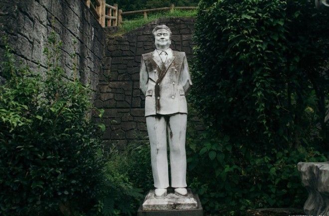 creepystatuesforbiddenforestjapanyukisonskenohki3