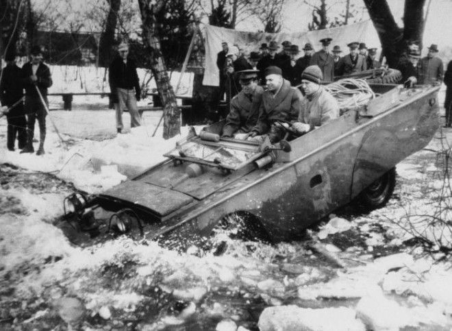 Джипамфибия выпускаемая для армии США 23 марта 1943 год