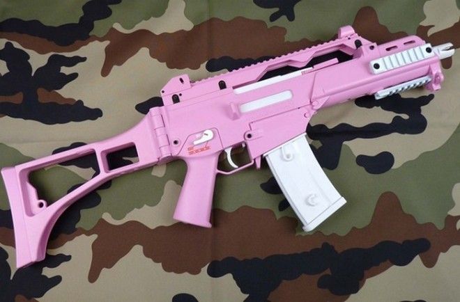 Сейчас розовый цвет для девочек голубой для мальчиков