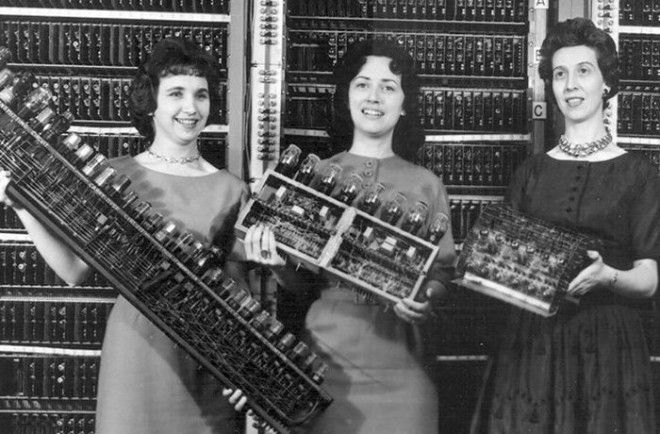 Сейчас компьютерщики и программисты молодые мужчины