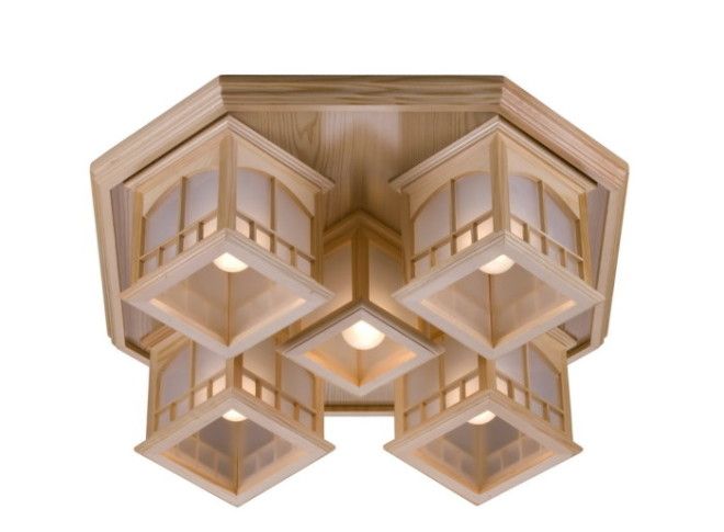 Люстра из светлой породы древесины 