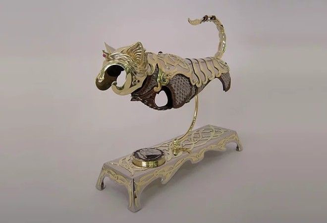 Металлическая броня Новый взгляд на кошкимышки который тебя удивит