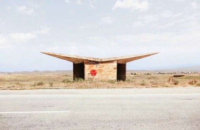 16 фото самых экстраординарных автобусных остановок бывшего СССР