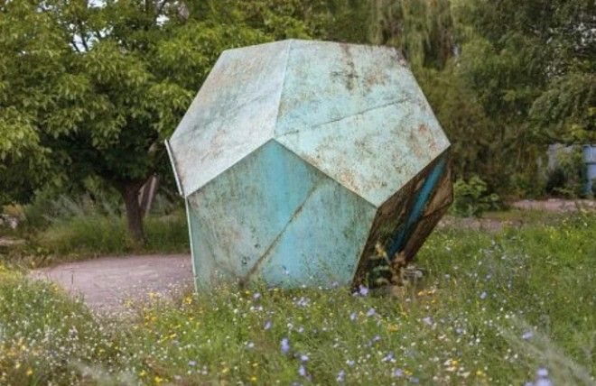 16 фото самых экстраординарных автобусных остановок бывшего СССР