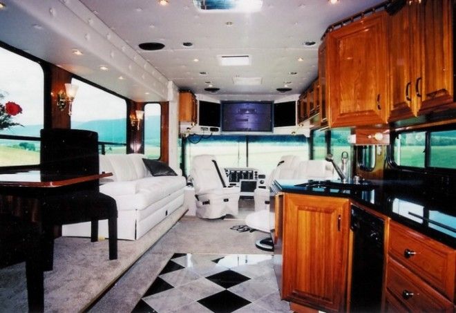 Гостиная и кухня кемпингаамфибии Terra Wind Фото conceptcarzcom