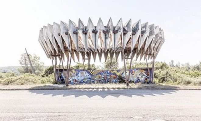 Остановка в Пицунде Автор Церетели