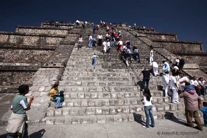 Аллея Мертвых