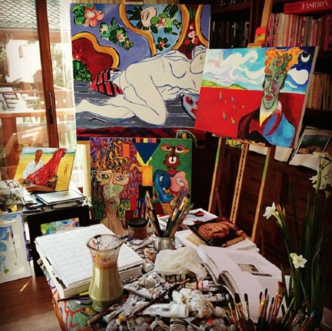 Мастерская Пирса Броснана Фото pikaburu