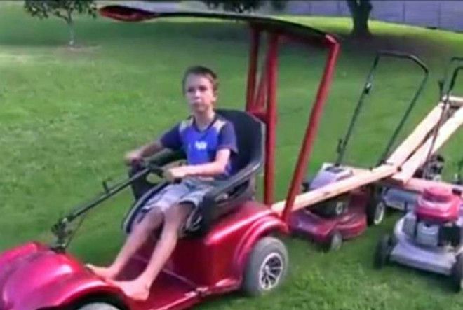 Поезд из газонокосилок