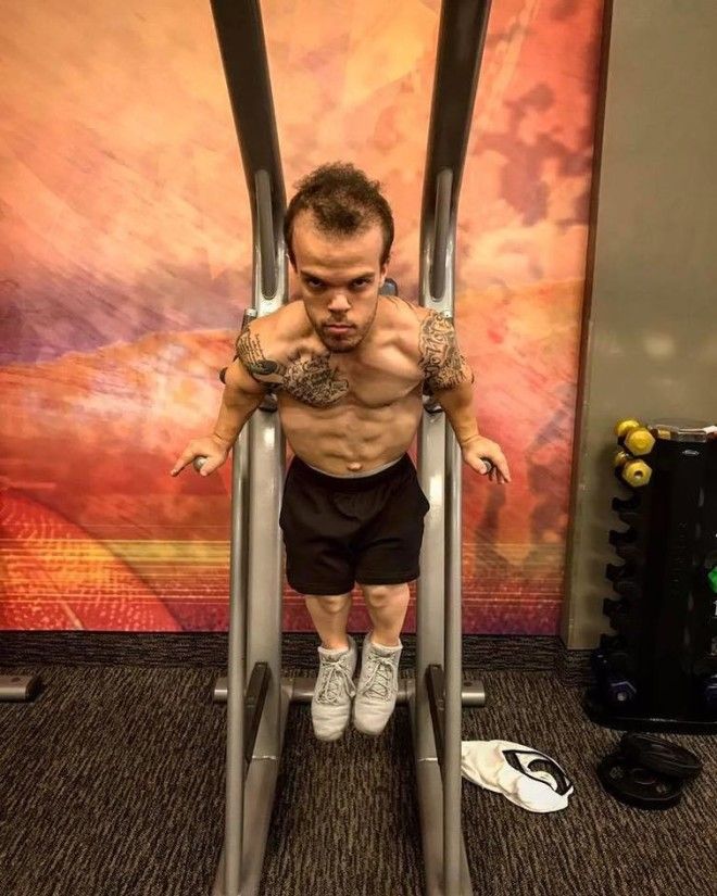 Винс Браско бодибилдер ростом всего 1 метрчья спортивная форма лучше твоей