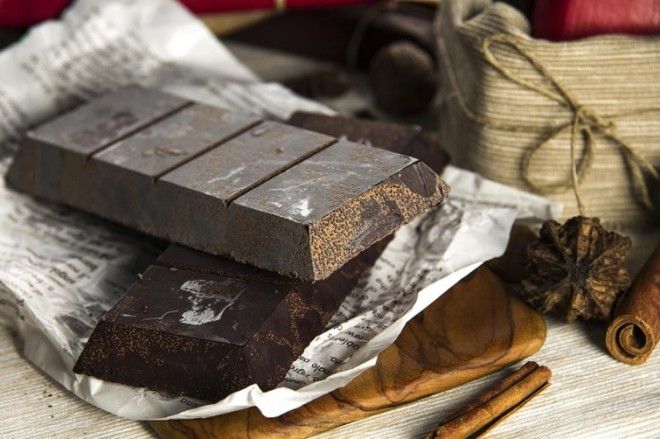 Шоколад с белым налётом откуда он берётся и вредно ли его есть