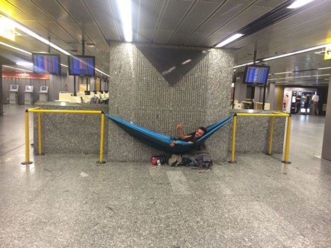 20 уморительных фотографий о том что работникам аэропорта скучно не бывает