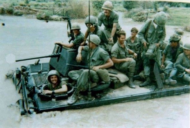 Запах напалма по утрам