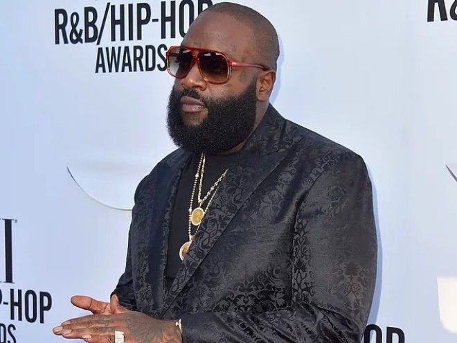 7 знаменитостей владеющих ресторанами и кафе быстрого питания