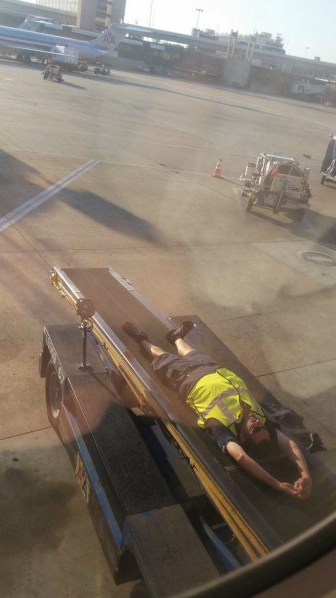 20 уморительных фотографий о том что работникам аэропорта скучно не бывает