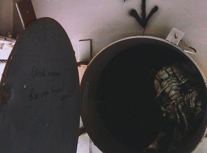 Грустная реальность в нереальных картинках (40 картинок)