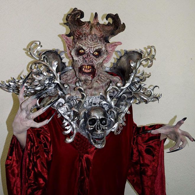 22летний художник по спецэффектам мастерски перевоплощается в диснеевский злодеев