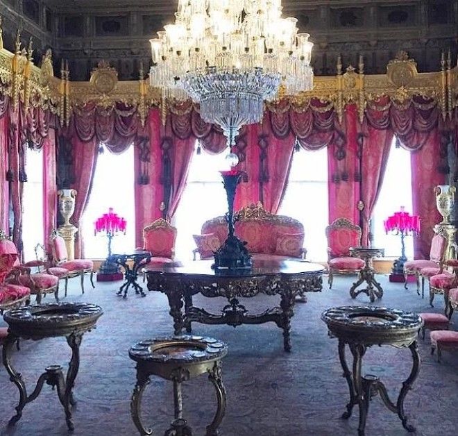 10 мест фотографирование которых может стать причиной вашего ареста