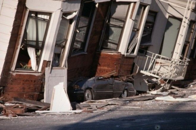 Красный уровень опасности в фотографиях