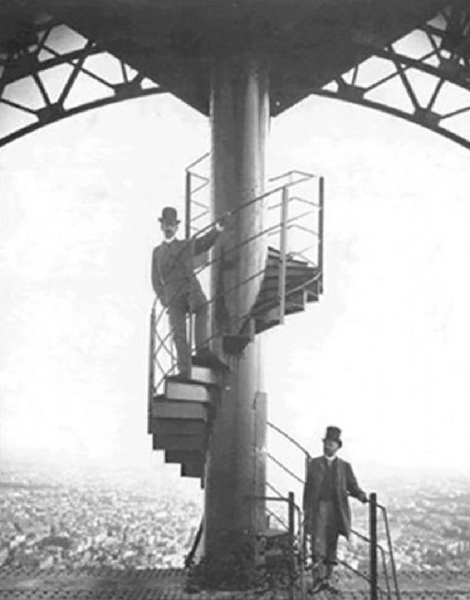 Небольшая квартирка на самой вершине Эйфелевой башни